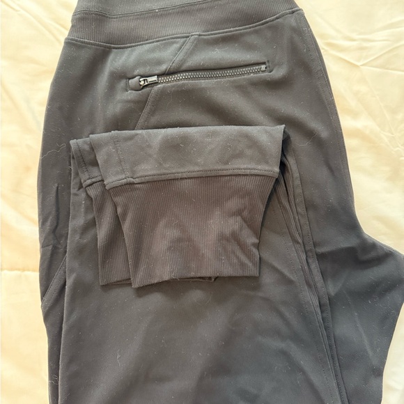 Athleta Black Jogger pant
Size large - Picture 3 of 6